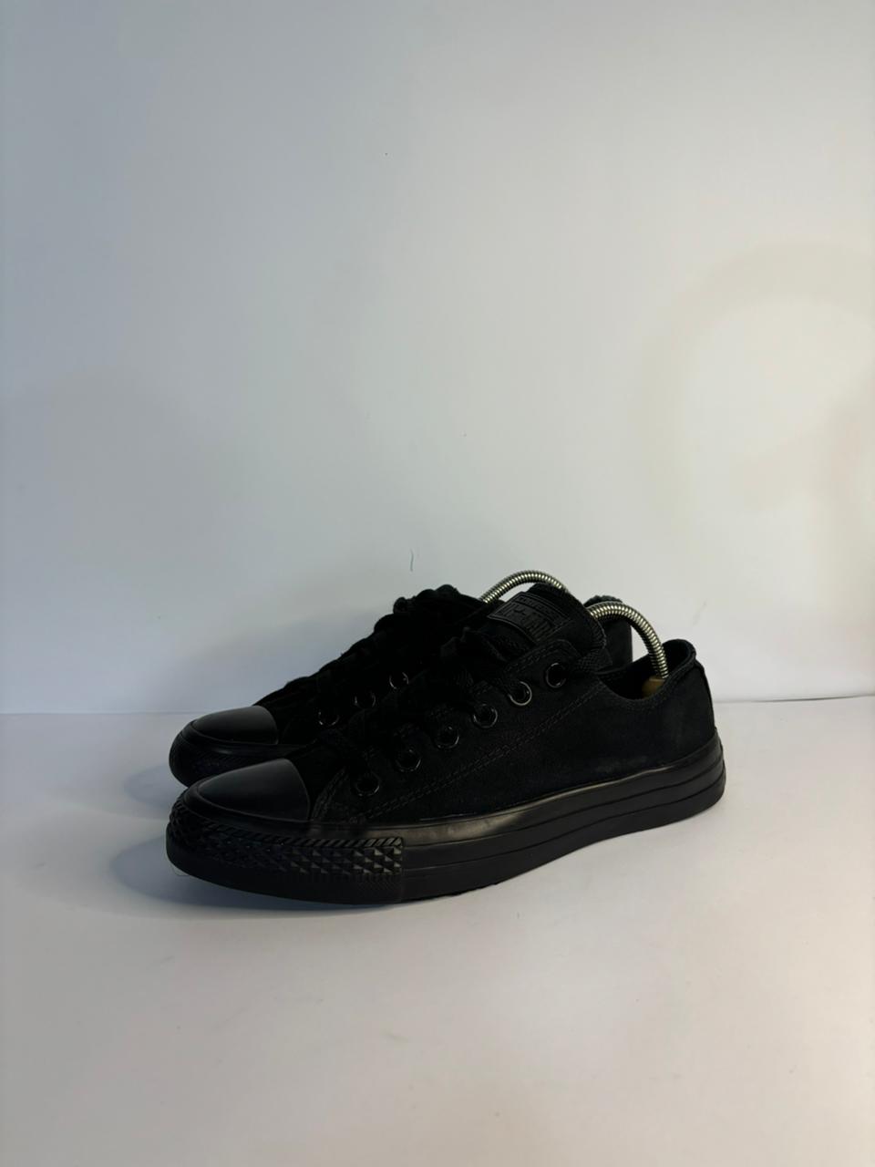 Converse All Black Low-Top